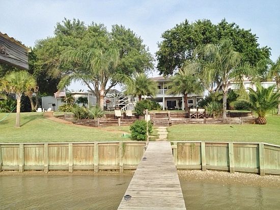 3rd image of 654 W Bayshore Dr