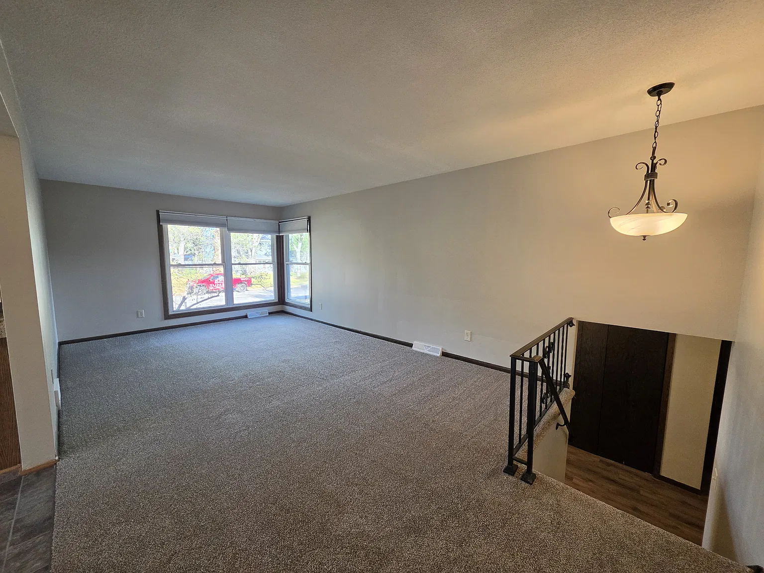 1008 Borgert Ave — Photo 3