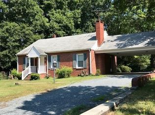 5535 Robinhood Rd, Winston Salem, NC 27106