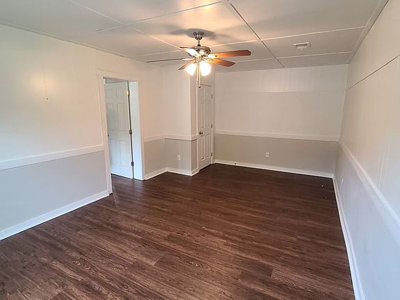 5th image of 224 Blossom St