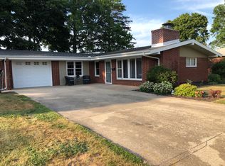 600 Lone Beech Rd, Monticello, IL 61856