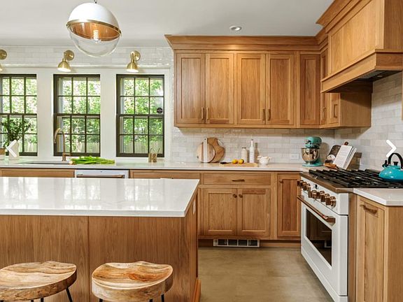 2nd image of 30 Summit St