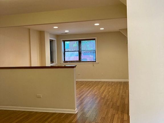 2nd image of 1902 W Birchwood Ave APT 2D