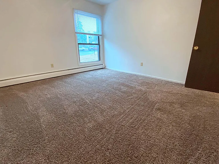 Holiday Acres Apartments — Photo 51