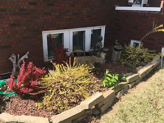 3rd image of 8637 Trafford Ln
