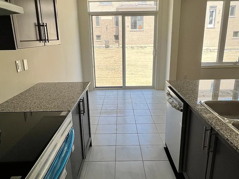 1224 Rexton Dr — Photo 13