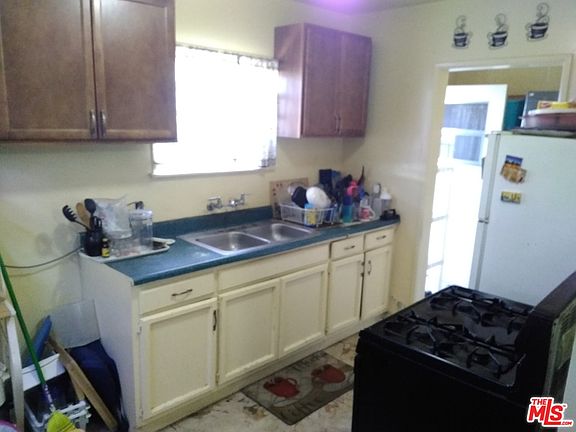 3rd image of 9706 Zamora Ave