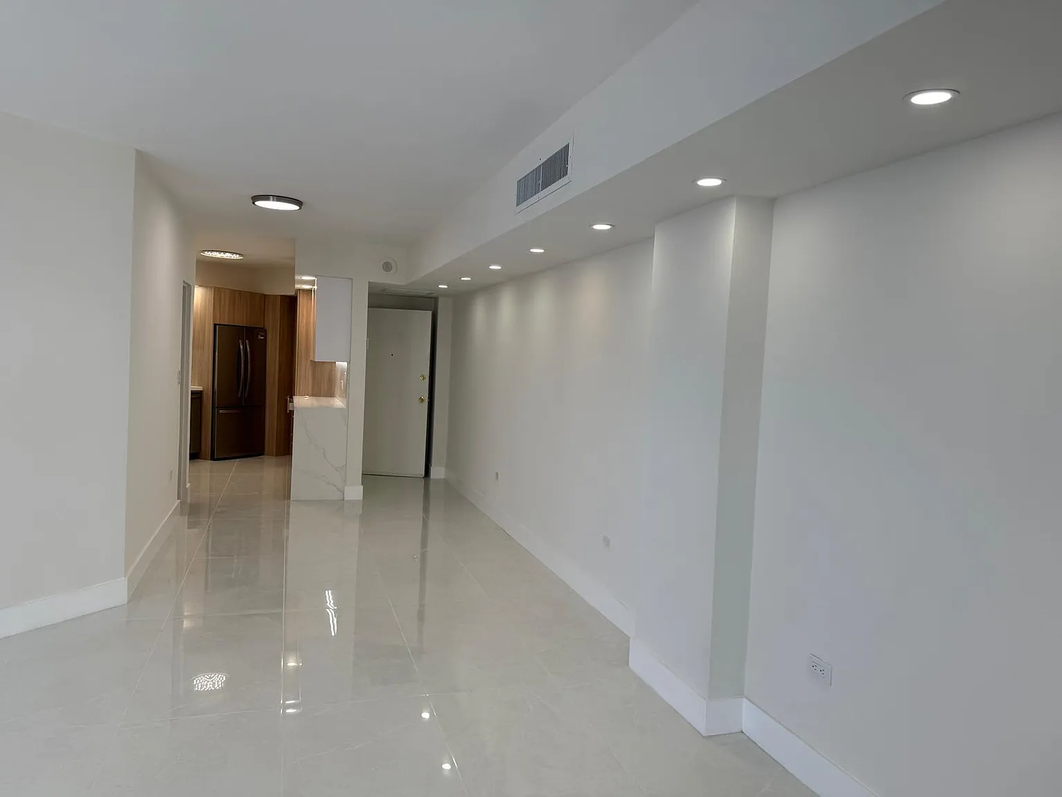 2 bed, 990 sqft, $3,650 — Photo 4
