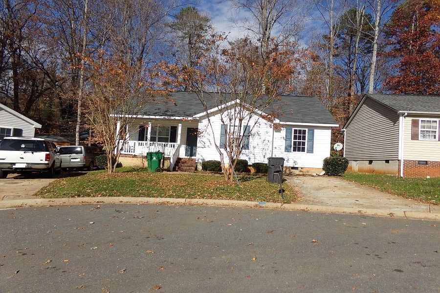 1st image of 6811 Campbell Burn Ct