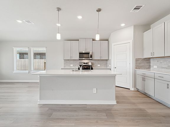 The Preston floorplan in Southwinds of Baytown, TX.