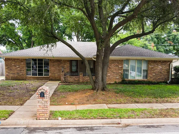 1701 Winchester Way, Bedford, TX 76022