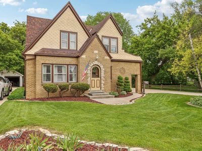 3674 South 56th STREET, Greenfield, WI, 53220
