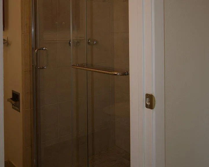 5204 Village Trl — Photo 9