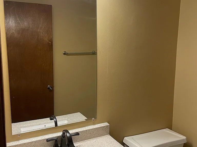 Lower level 3/4 bathroom