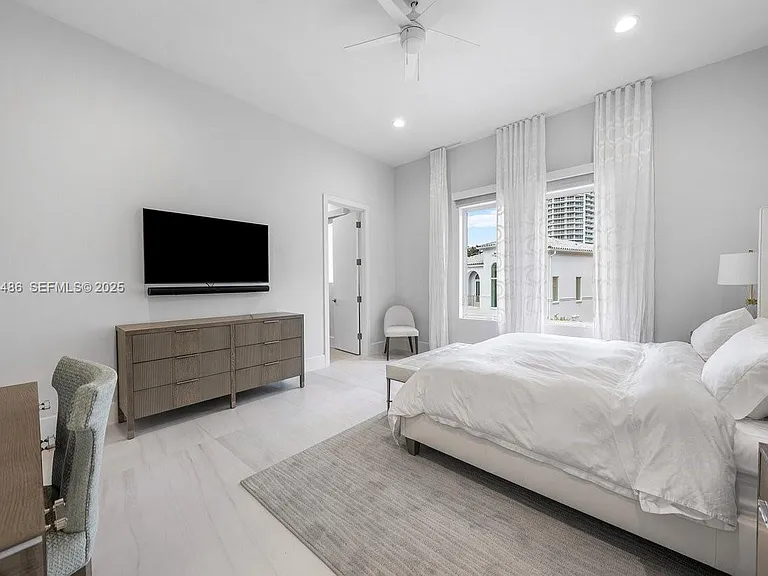 3912 Island Estates Dr — Photo 32