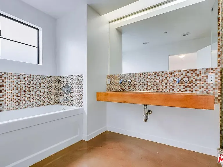 5420 Harold Way #502 — Photo 14