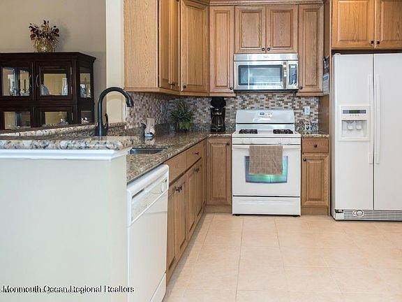 2nd image of 424 Sophee Ln