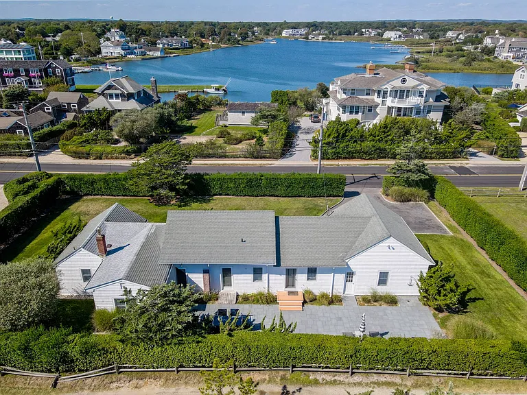 76 Dune Rd — Photo 25