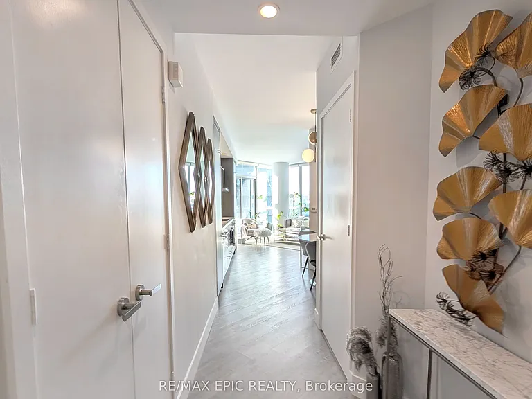 45 Charles St E #2309 — Photo 20