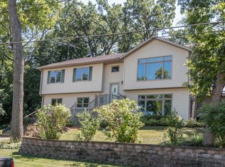 33829 Lakeshore Dr, Burlington, WI