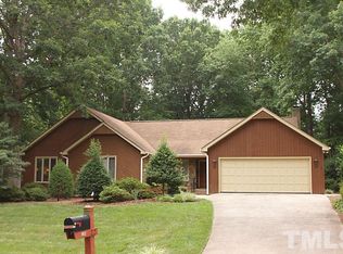 102 Cricket Ln, Cary, NC 27518