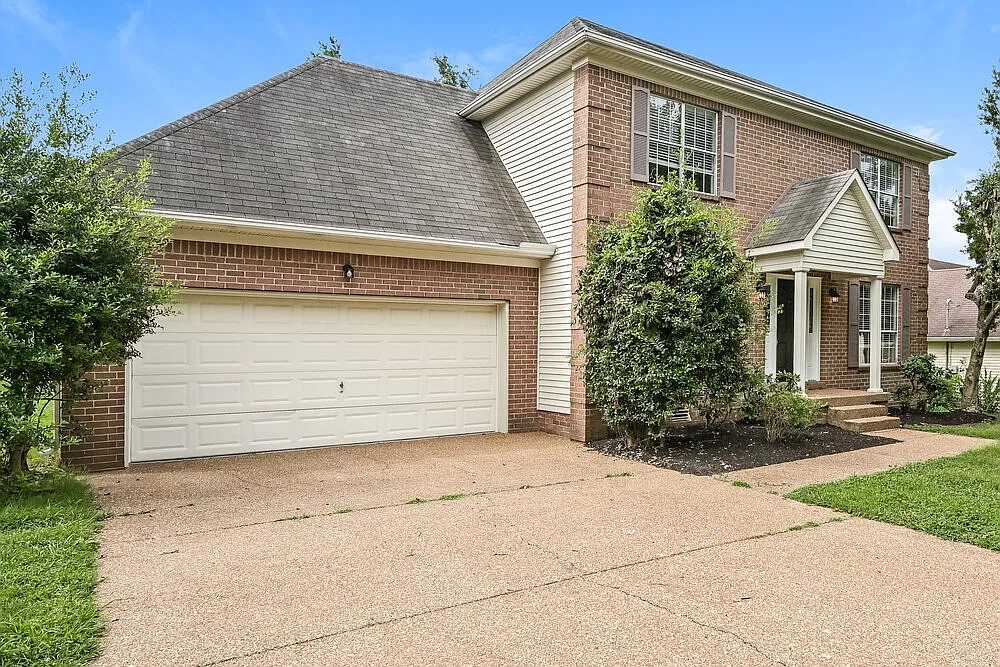 4 bed, 2.5 bath, 2046 sqft, $2,605 — Photo 1