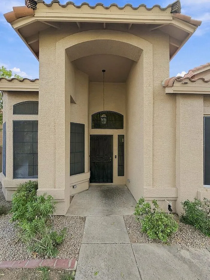 4 bed, 3.0 bath, 2140 sqft, $2,795 — Photo 2