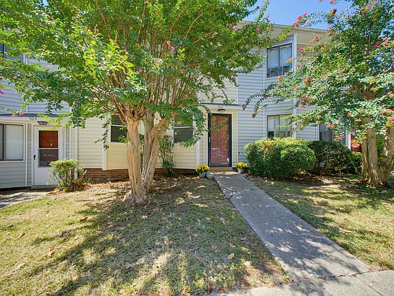 3rd image of 502 Garner Townes Ln
