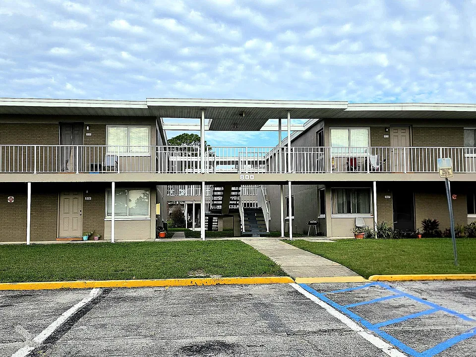800 N Fiske Blvd #102