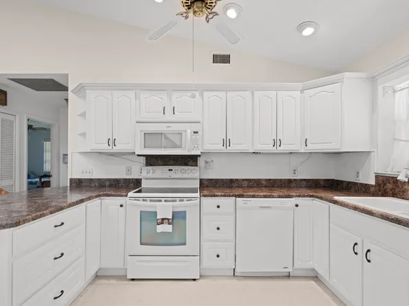 5070 SE Hanson Circle, Stuart, FL 34997