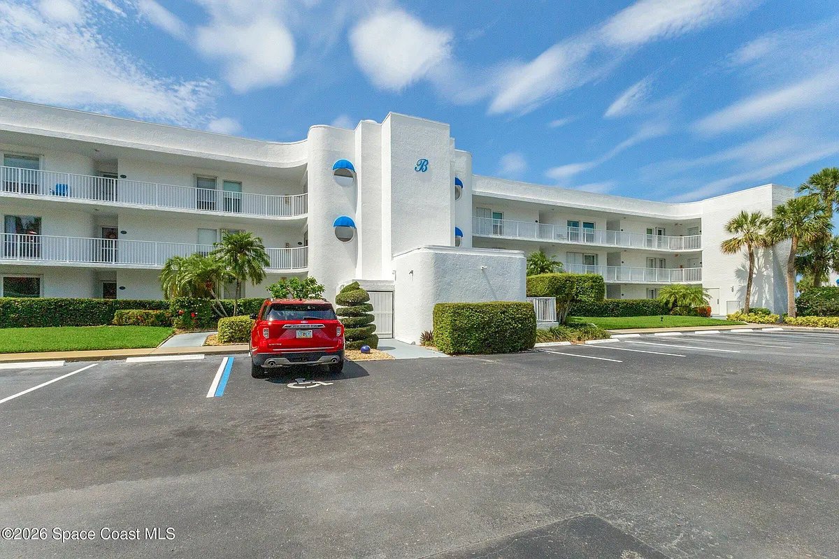 Building Photo - 6124 River Run Dr #B