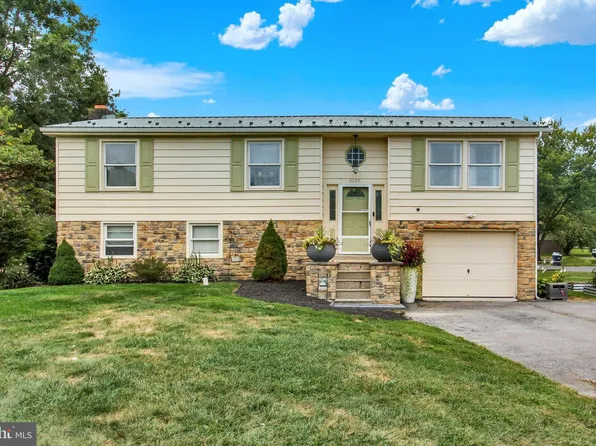 8258 Sheffield Manor Blvd, Waynesboro, PA 17268