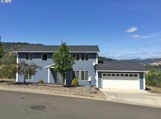 430 N View Dr, Roseburg, OR 97470