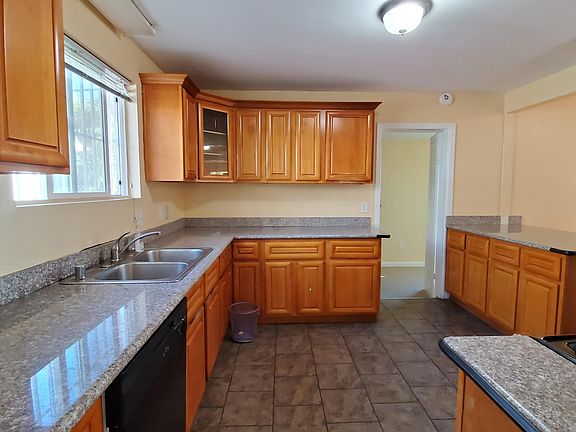 4th image of 24474 Margaret Dr