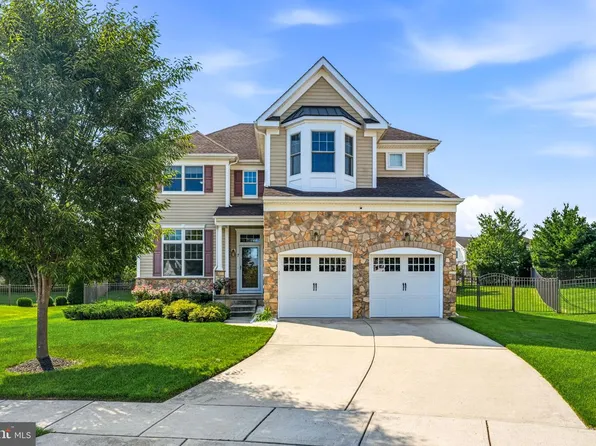 7 Transom Ct, Mount Laurel, NJ 08054