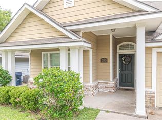 3915 Springmist Dr, College Station, TX 77845