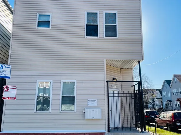1825 W 45th St, Chicago, IL 60609