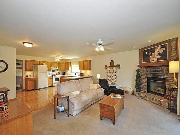 5th image of 204 Old Darby Ln