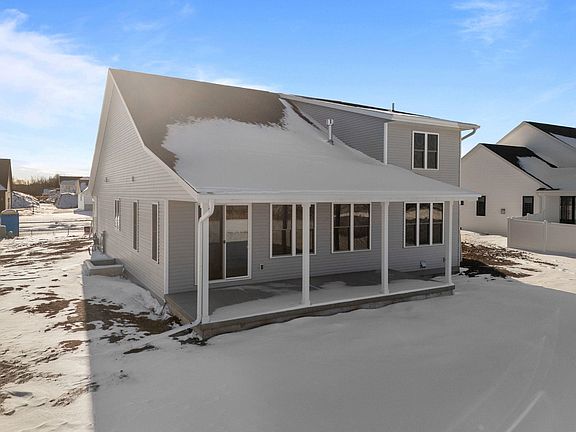 3rd image of W5826 Roundstone Pl