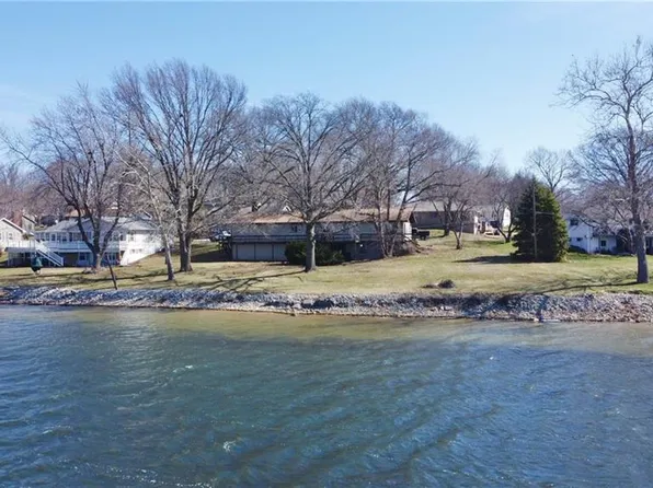 1739 Lakeside Ter, Trenton, MO 64683