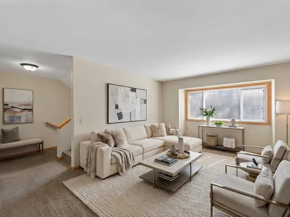 304 Pondridge Cir, Wayzata, MN 55391