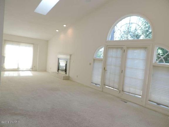 2nd image of 3668 Arborway Dr