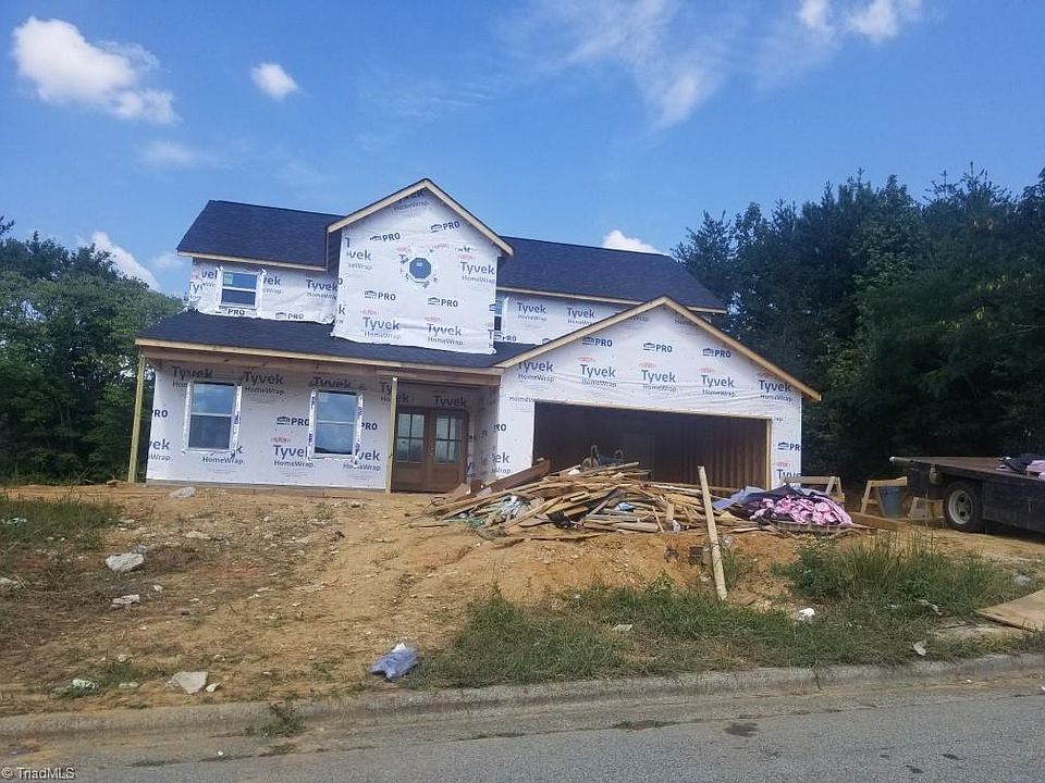 1st image of 2707 October Ln