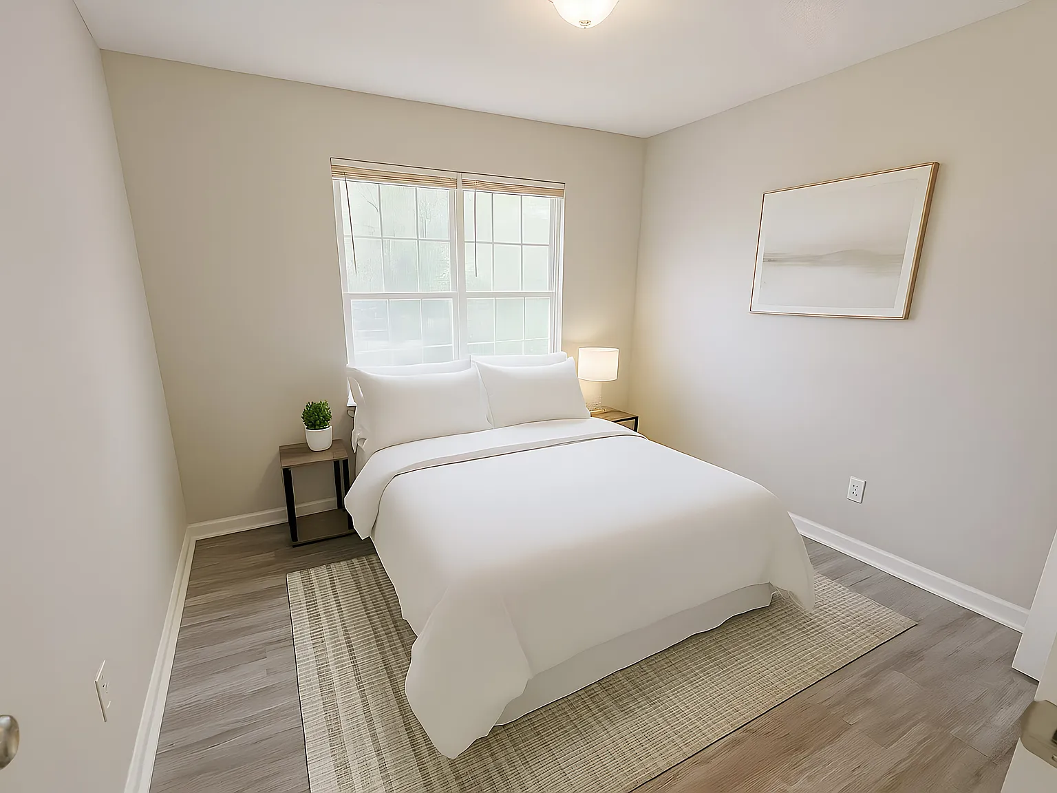 4 bed, 3.0 bath, 2100 sqft, $685 — Photo 1