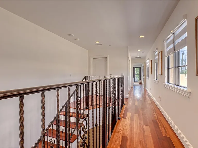 1206 NE 1st St #1206 — Photo 42
