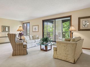 5601 Dewey Hill Rd APT 205, Edina, MN 55439