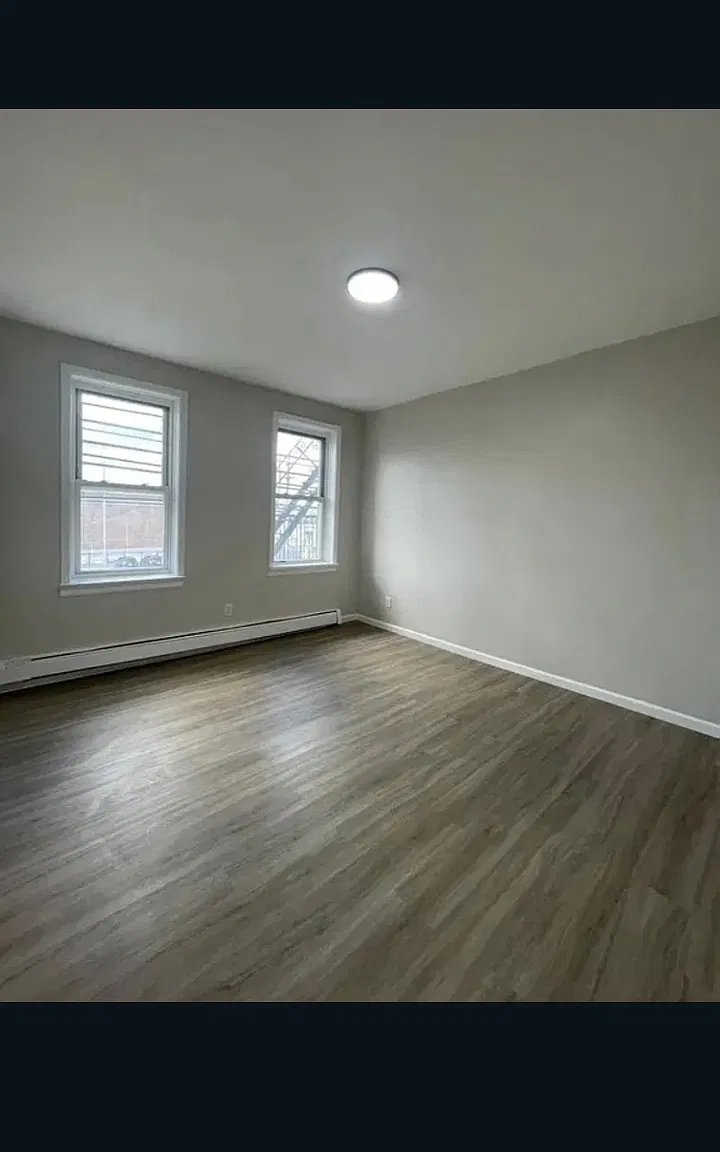 2 bed, $1,950 — Photo 2