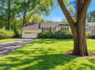 37 Midbrook Ln, Old Greenwich, CT 06870