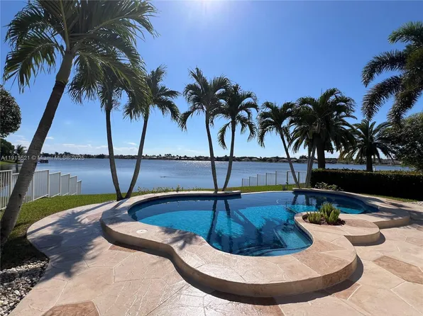 19372 NW 24th Pl, Pembroke Pines, FL 33029