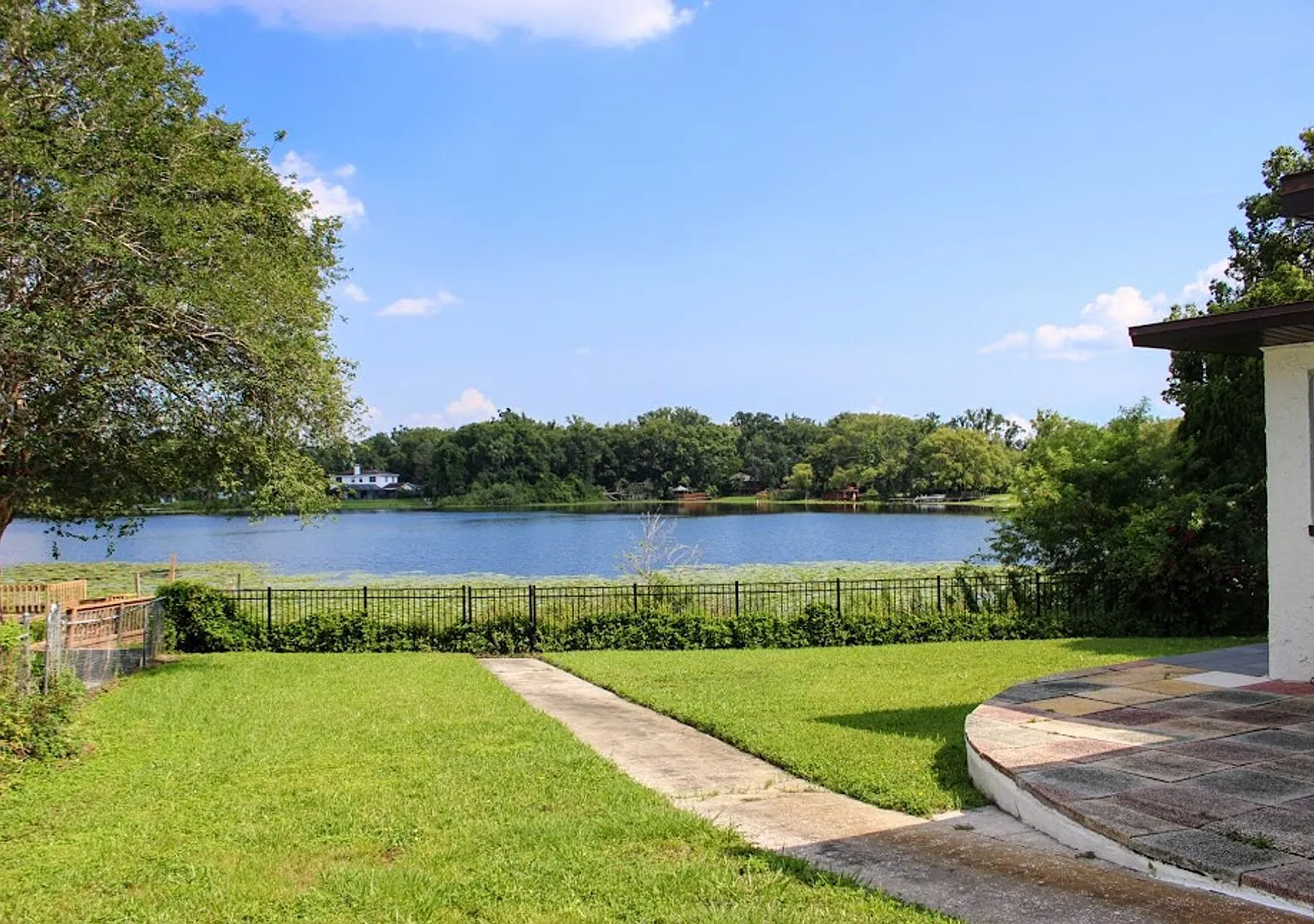 Modern Comfort Awaits at 3012 Justamere Ln Your Perfect Lakefront Florida Retreat! — Photo 3